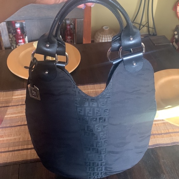 DESCRIPTION
FENDI Zucchino Hobo Black.This super-chic hobo is crafted canvas - Picture 4 of 6